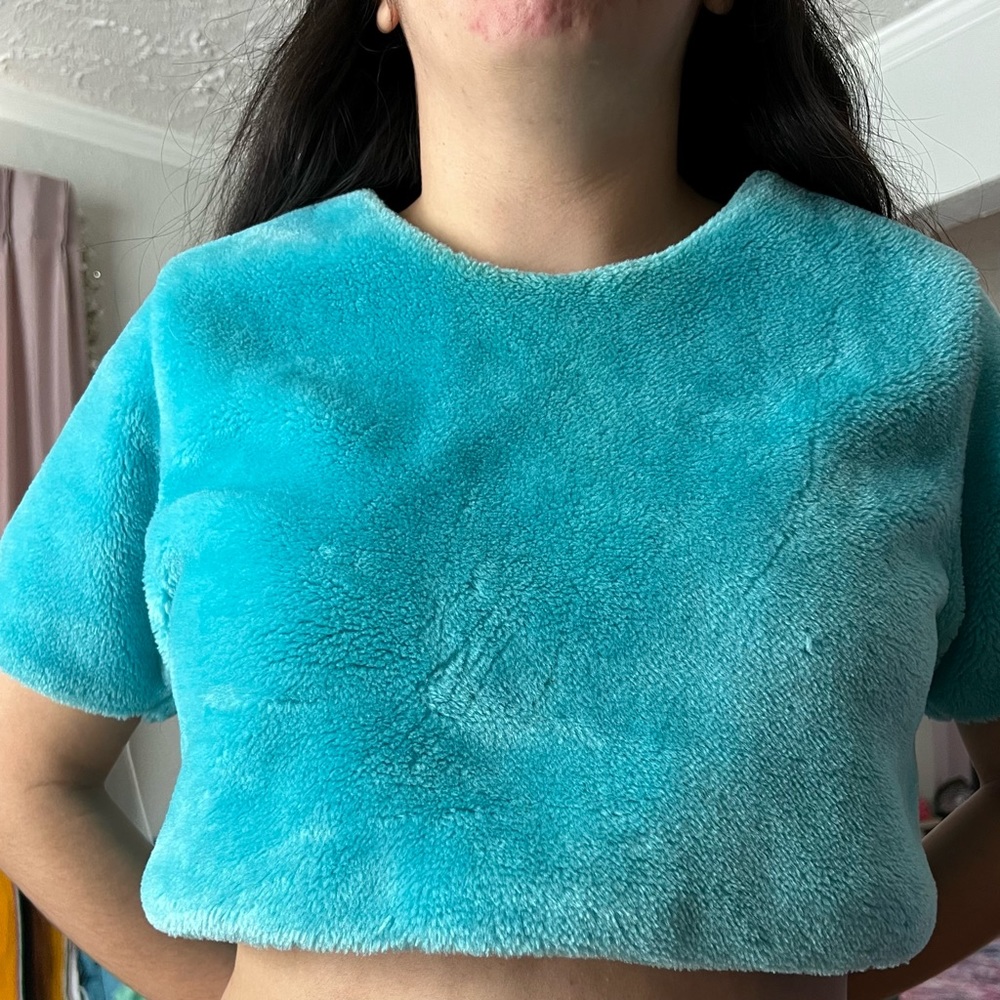 O-mighty blue fur crop top - Picture 5 of 5